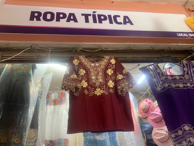 Ropa Típica de Yucatán "Ligia Flores"
