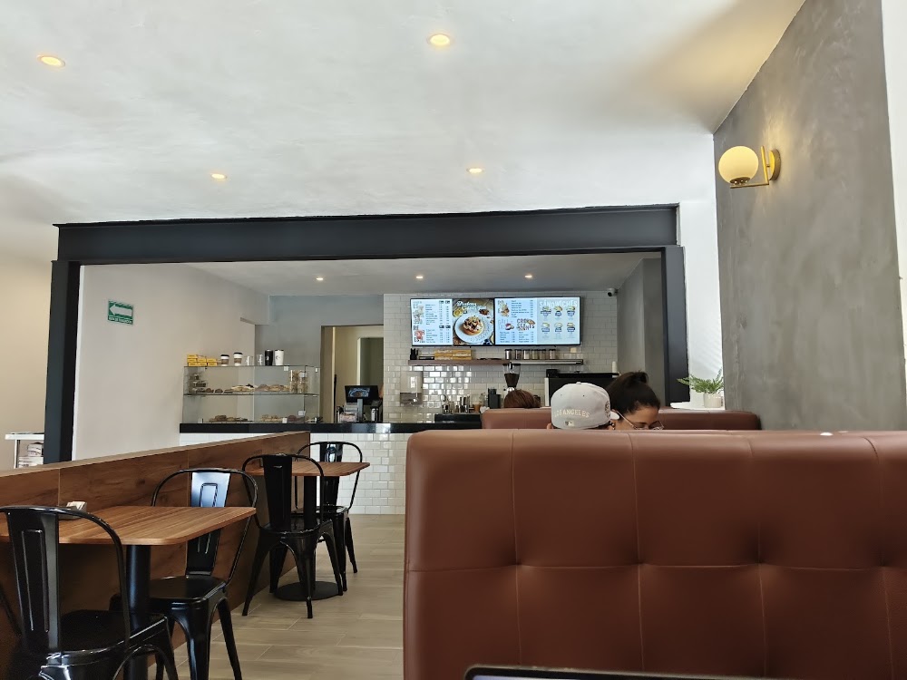 Cimonni's Bakery & Café
