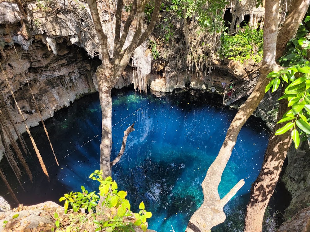 Cenote Yaal Utzil
