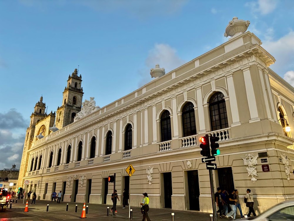 Ateneo peninsular