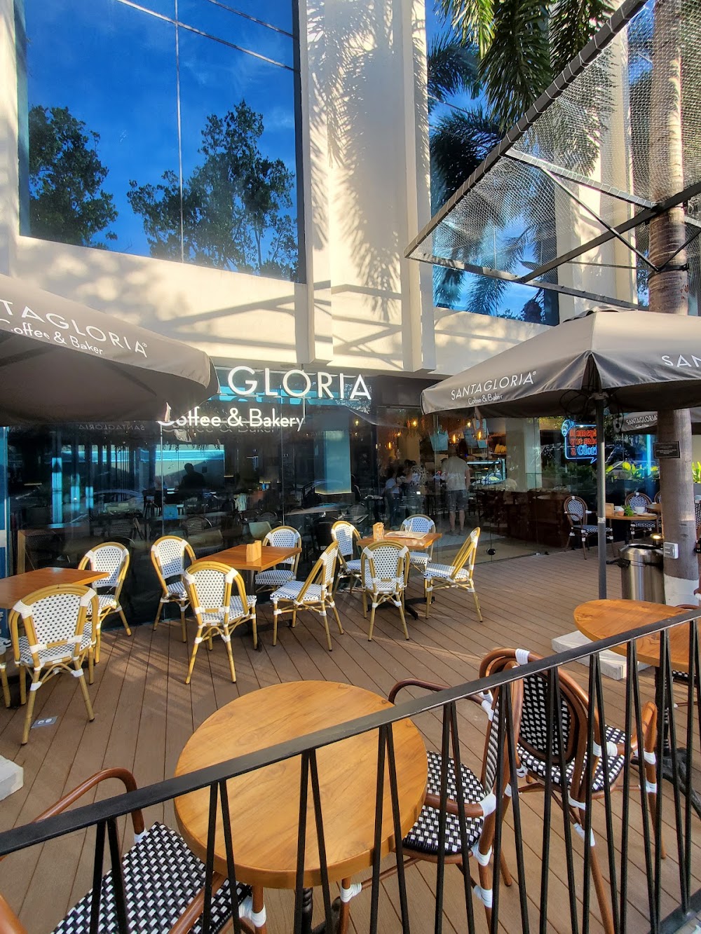 Santagloria Coffee & Bakery