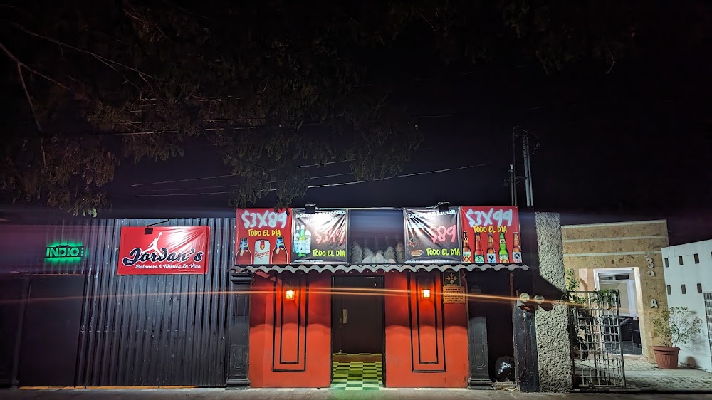 Jordan's Bar & Musica En Vivo
