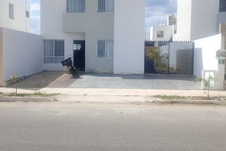 CASA EN RENTA PASEOS MERIDA