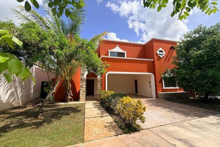 CASA EN RENTA EN LAS FINCAS