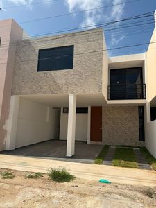 Casa en renta en Temozón a unas cuadras de Av. Temozón