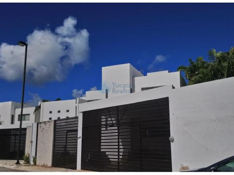 CASA EN RENTA CON PISCINA EN ALTABRISA 3 RECAMARAS EN MÉRIDA