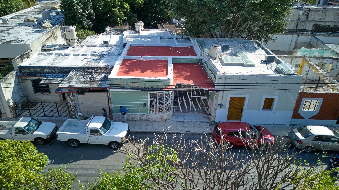 Se vende casa en el Barrio de Santiago estilo Moderna Internacional, Mérida, Yuc