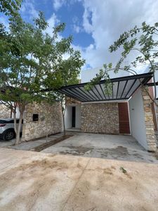 Townhouse en RENTA de 2 recámaras con piscina en Temozón Nte. Mérida, Yuc.