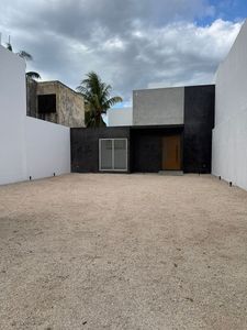 Casa en renta para oficinas, con 6 privados y una sala de juntas.