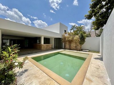 Casa en Montereal a 1 Cuadra Chedraui