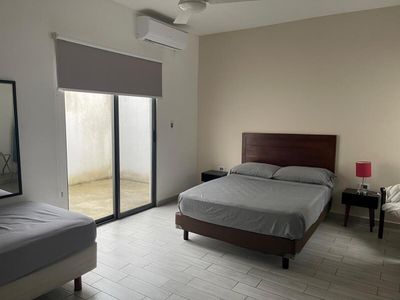 DEPARTAMENTO A LA RENTA, EN PLANTA ALTA DE 1 RECAMARA AMUEBLADO EN ZONA AAA, MER