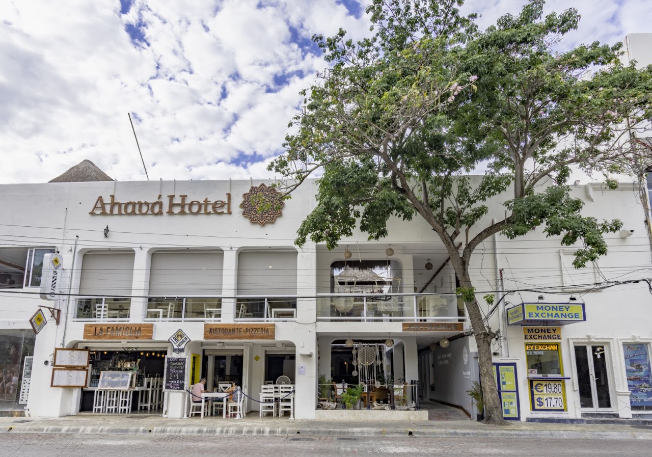 Ahava Hotel
