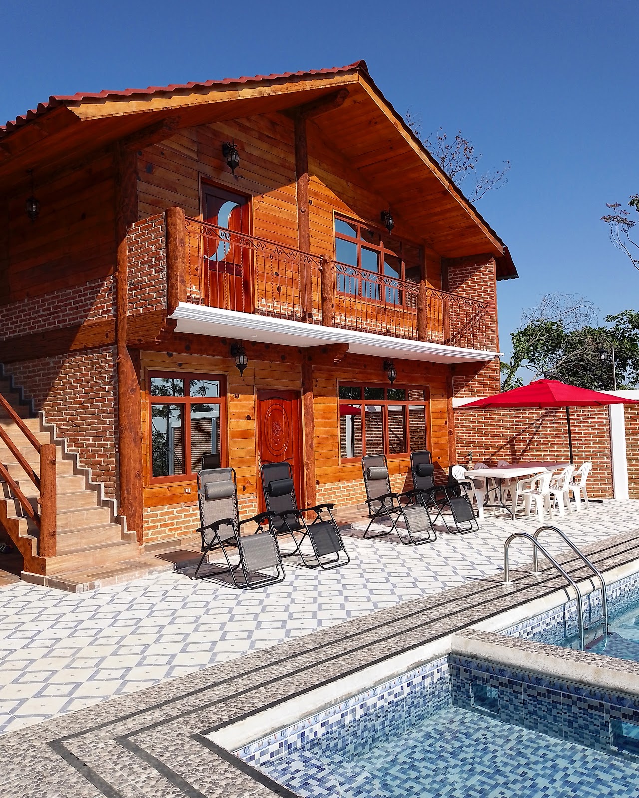 Hotel y Cabañas Belky