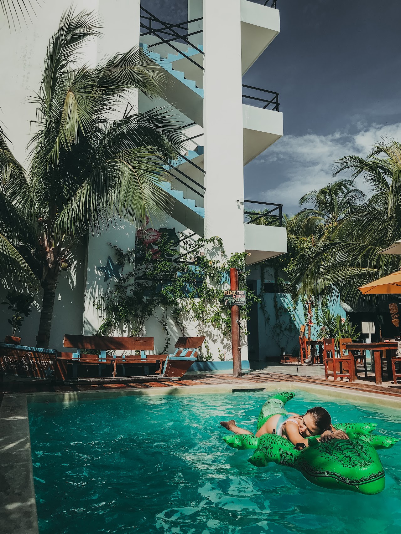 Che Holbox Hostel & Bar