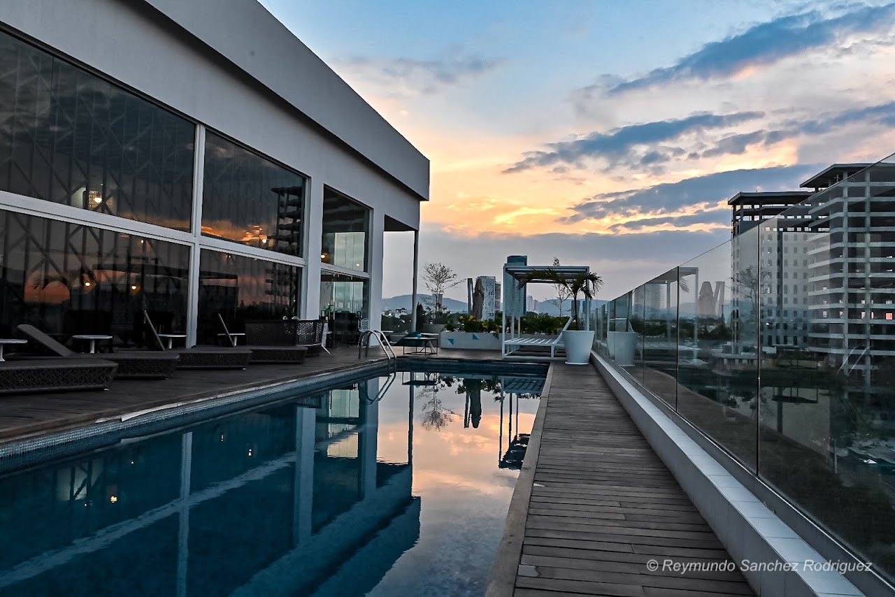 Square Small Luxury Hotel - Nuevo Consulado