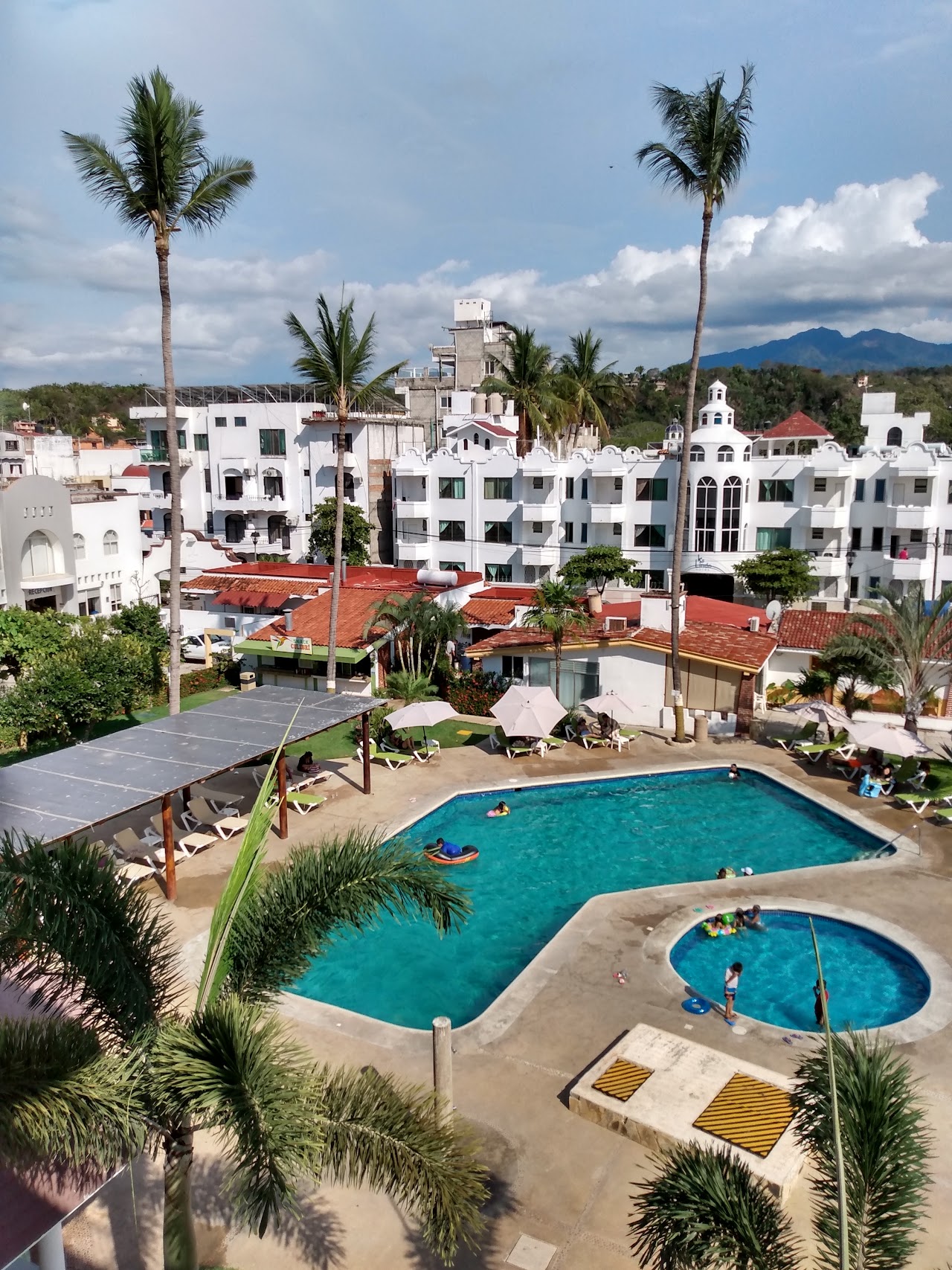 Costa Alegre Hotel & Suites