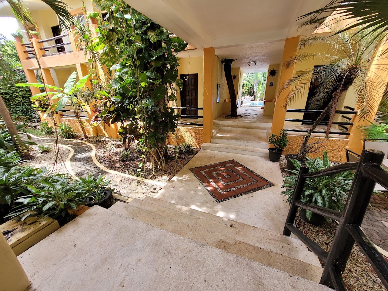HOTEL LUNASOL